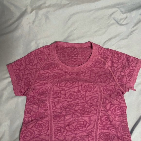 lululemon athletica Tops - lululemon run swiftly rose print purple tee 6